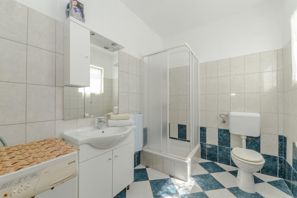 Apartmants Ivana & Toni Privlaka  Buitenkant foto